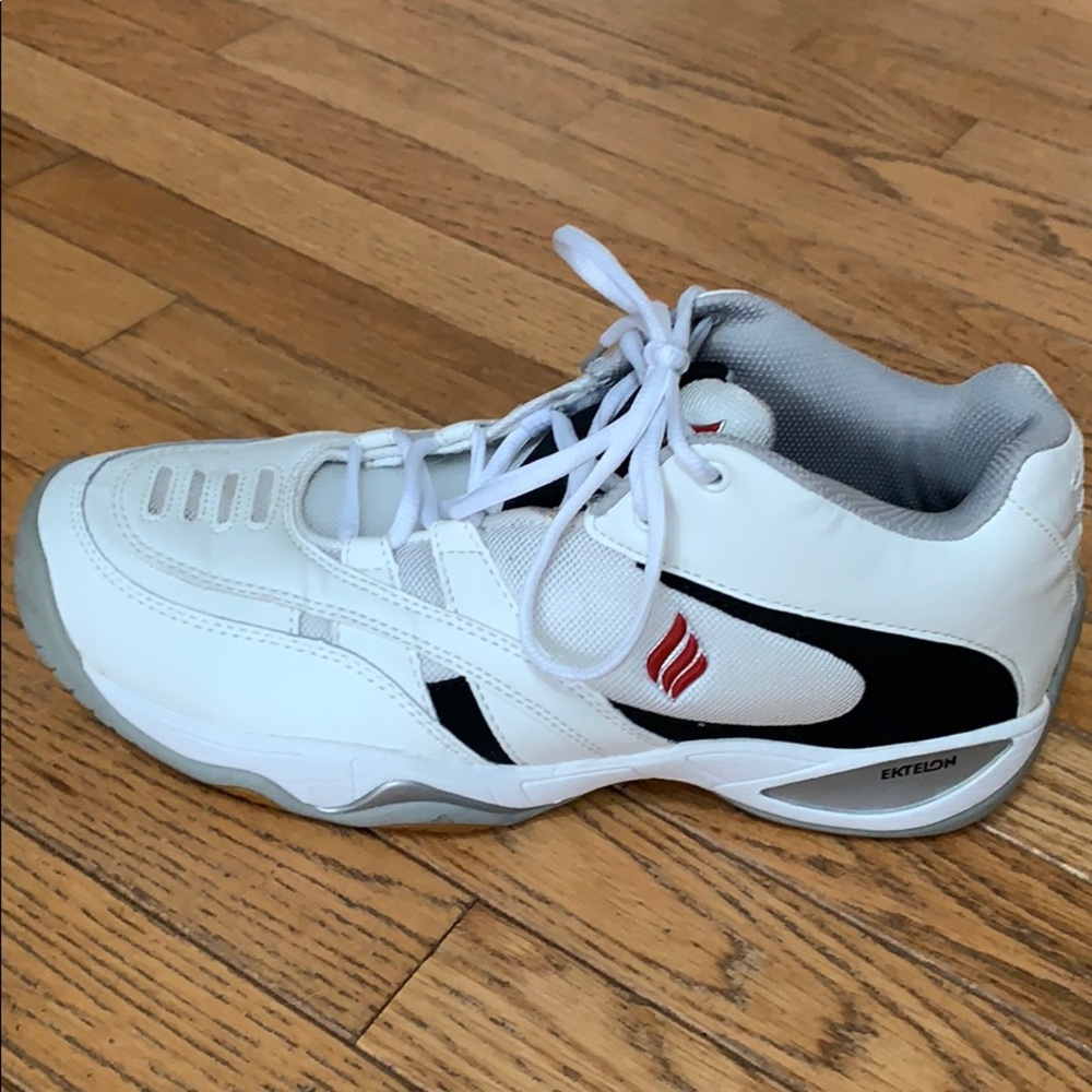 Ektelon  court shoe
